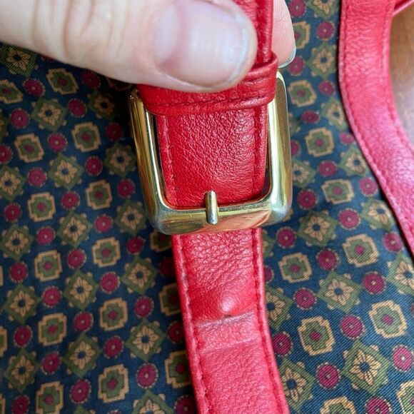 Liz Claiborne Vintage Red Pebbled Leather Crossbody Bag Purse Restored Reconditi - Picture 8 of 11